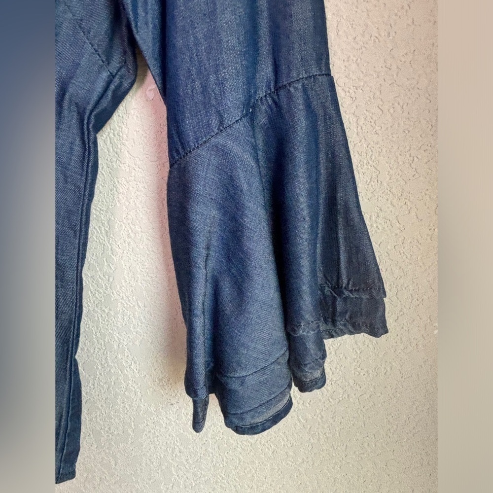 NWT Evereve Allison Joy Renee Chambray Denim 3/4 Ruffle Sleeve Blouse S - Picture 6 of 7